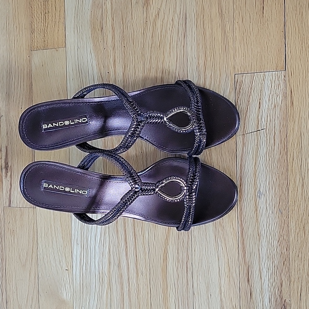 Excellent Condition Bandolino sandals size 8.5, 4" heel, brown